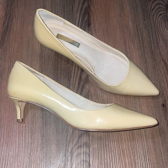 LOUISE et CIE Jacoba Kitten Heel Pump Light Beige Patent Womens,6/36!CUTE - Picture 2 of 8